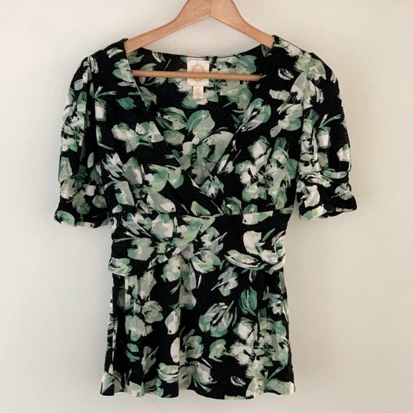 Anthropologie Tops - Anthropologie Blouse Ric Rac Small Petite